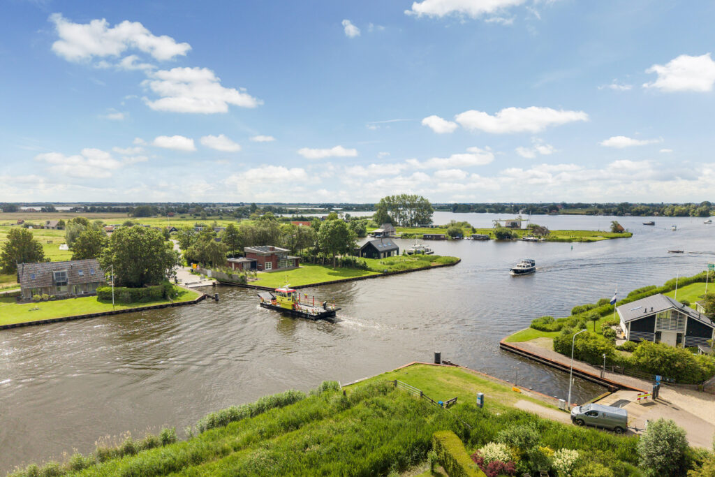 Twee-onder-één-kap te koop: YN 'E LIJTE 43, Grou