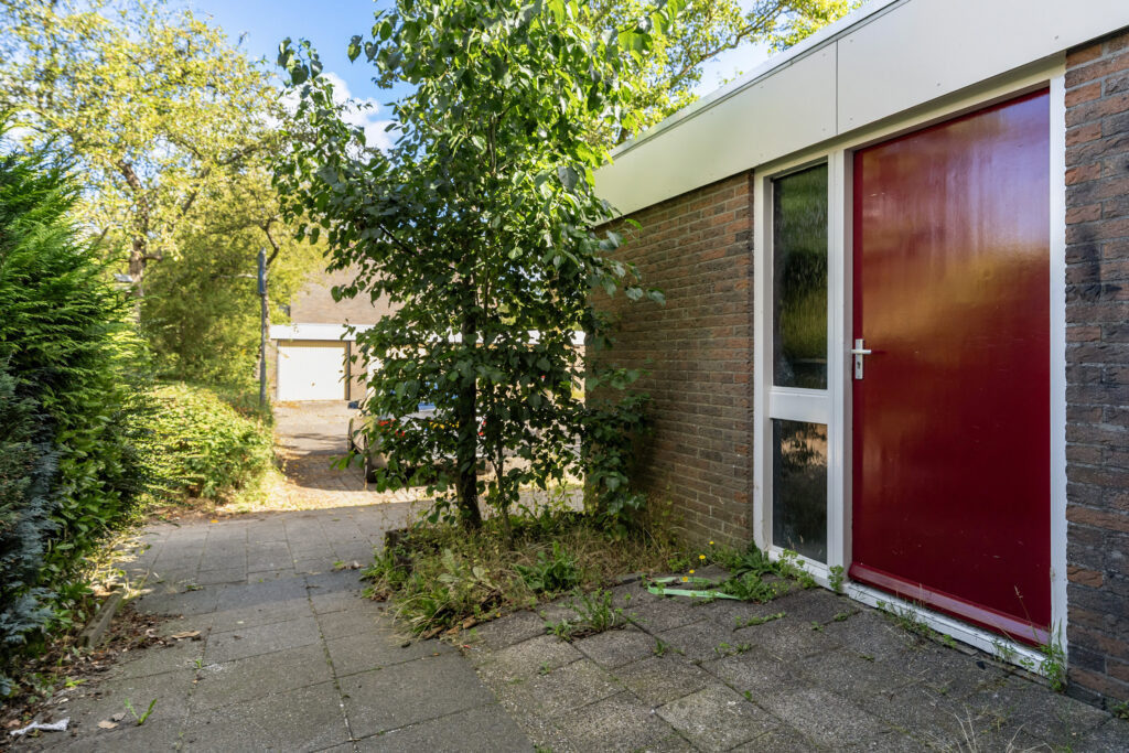 Tussenwoning te koop: POELRUIT 51, Leeuwarden