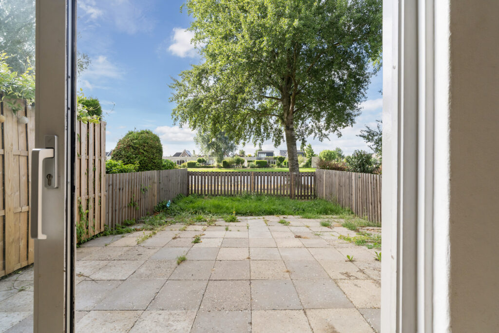 Tussenwoning te koop: POELRUIT 51, Leeuwarden