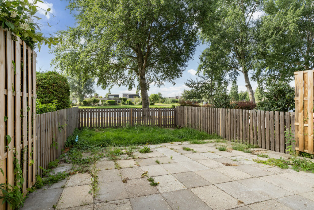 Tussenwoning te koop: POELRUIT 51, Leeuwarden