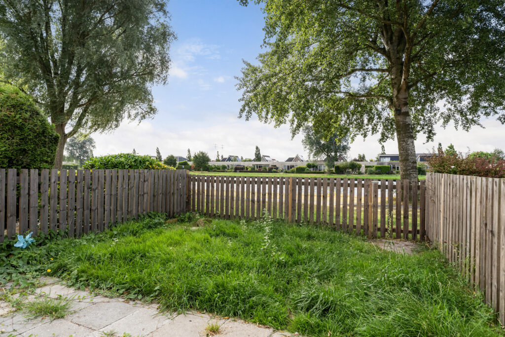 Tussenwoning te koop: POELRUIT 51, Leeuwarden
