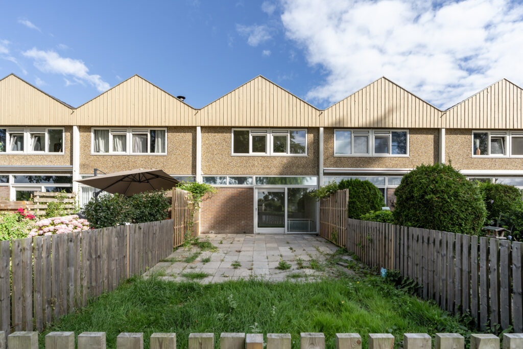 Tussenwoning te koop: POELRUIT 51, Leeuwarden
