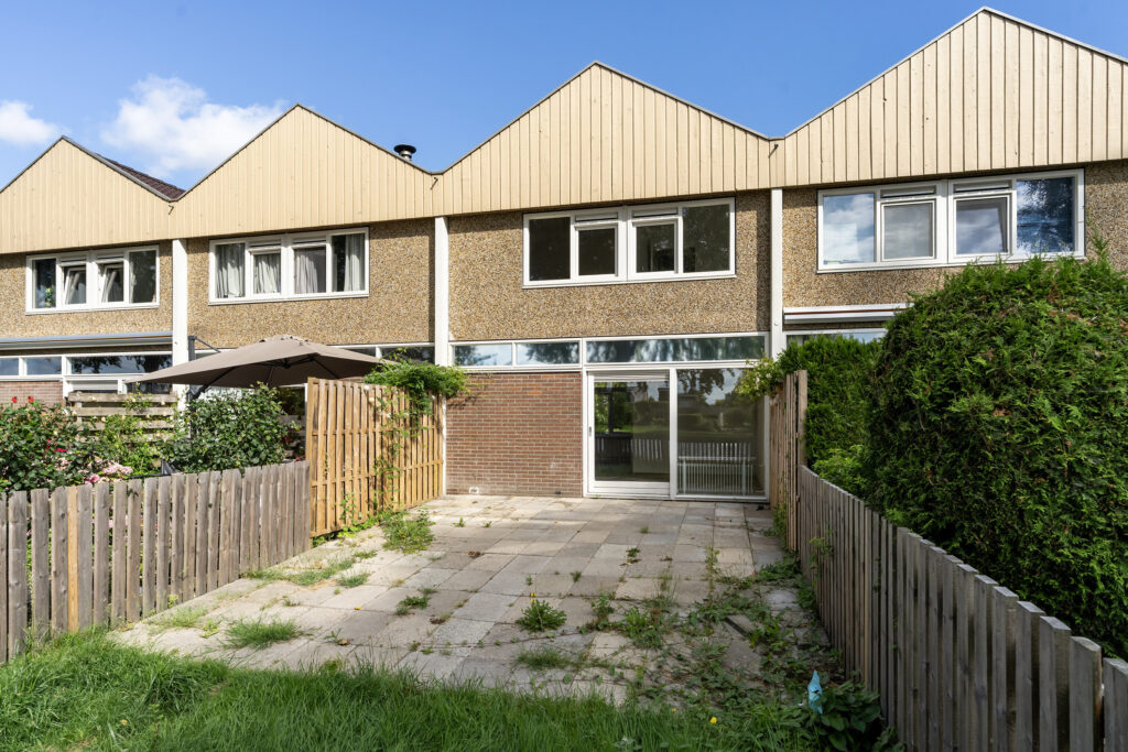 Tussenwoning te koop: POELRUIT 51, Leeuwarden