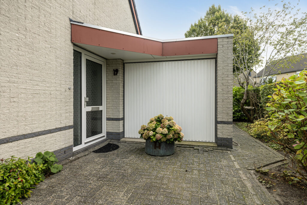 Hoekwoning te koop: MELKEMASTATE 19, Leeuwarden